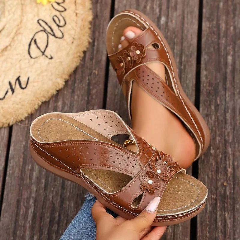 New Women's Slippers Casual Flower Hollow Wedge Beach Shoes Outdoor Fashion Platform Comfortable Non-slip Sandals Plus size 43