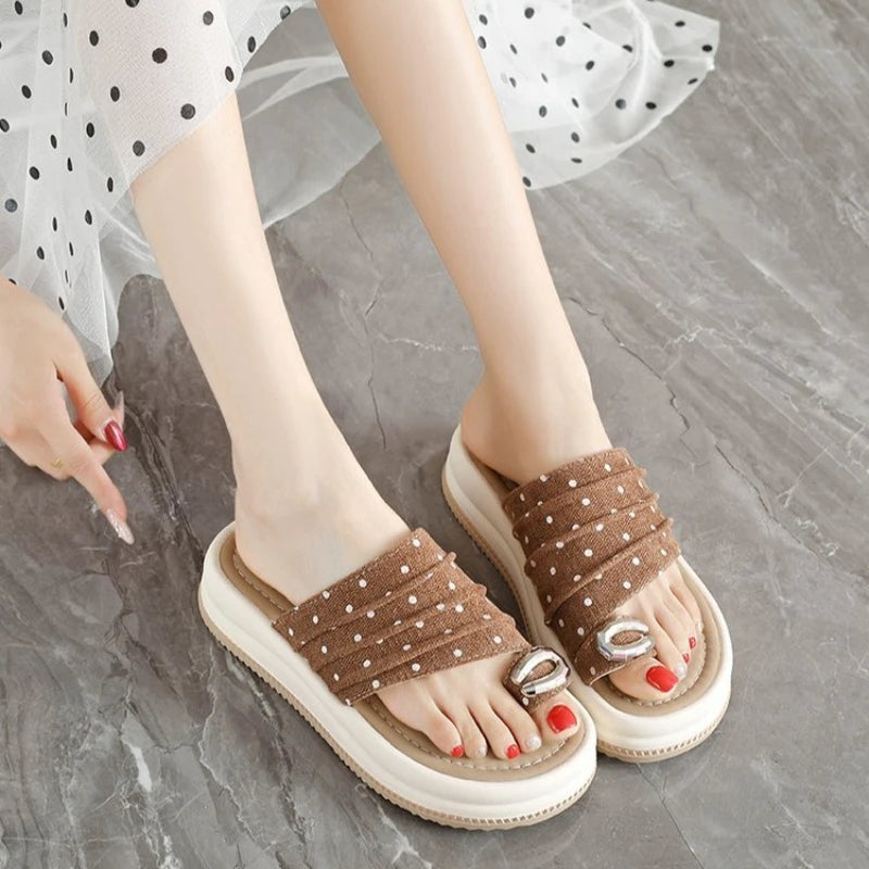 2026Women Beach Slippers New Summer Open Toe Sandals Non Slip Casual Outdoor Flip-flops High Platform Footwear