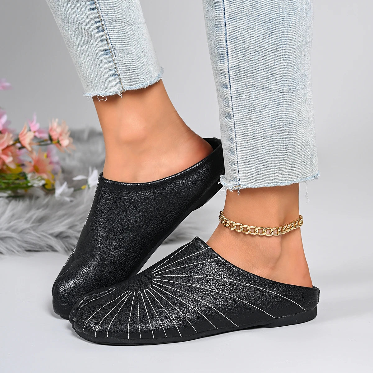 Women Tabi Split Toe Mules Sunburst Stitch Soft Leather Closed Toe Backless Slip‑On Flat Casual Shoes