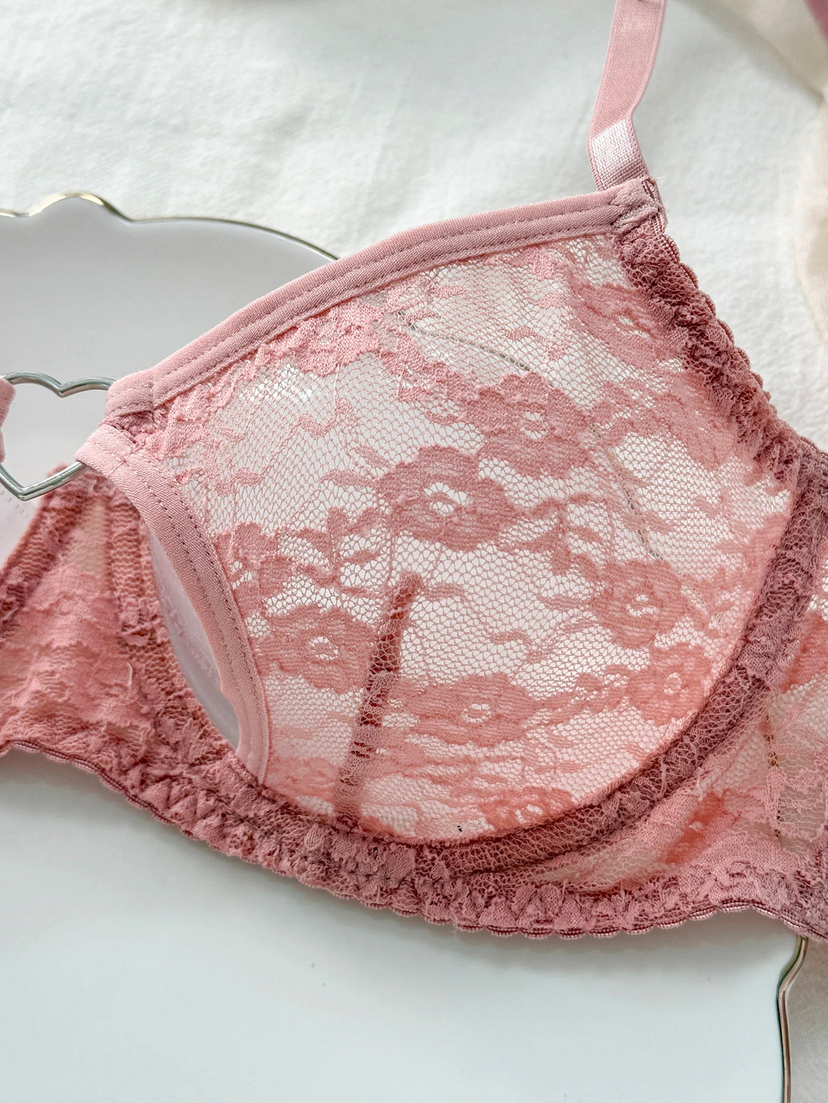 Elegant Design Bra And Panties Set with Unique Heart Buckle Comfortable Fashion Underwear Suitable for All Occasions