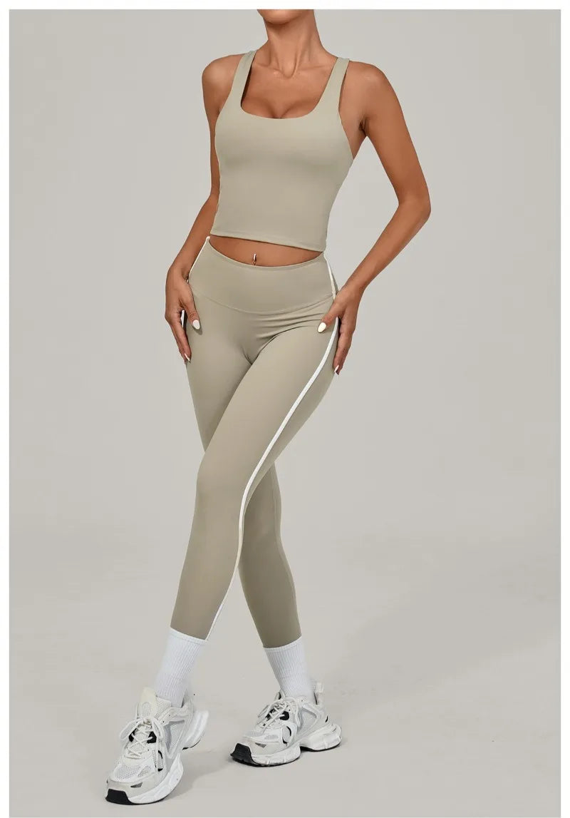Women's Seamless Yoga Sets Sports Fitness Beauty Back Vest Hip-lifting Pants Slim-fit Suits Running Workout Gym Training Sets