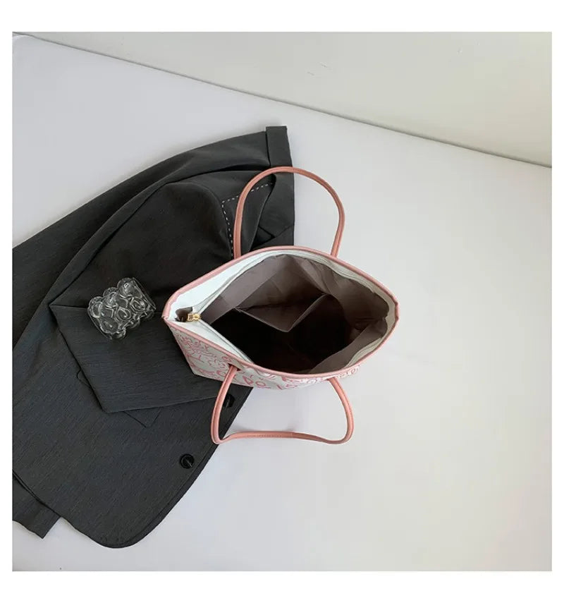 Large Capacity Printed Tote Bag, Fashion and Versatile Casual Single Shoulder Handbag with Pendant, College Style Women's Bags