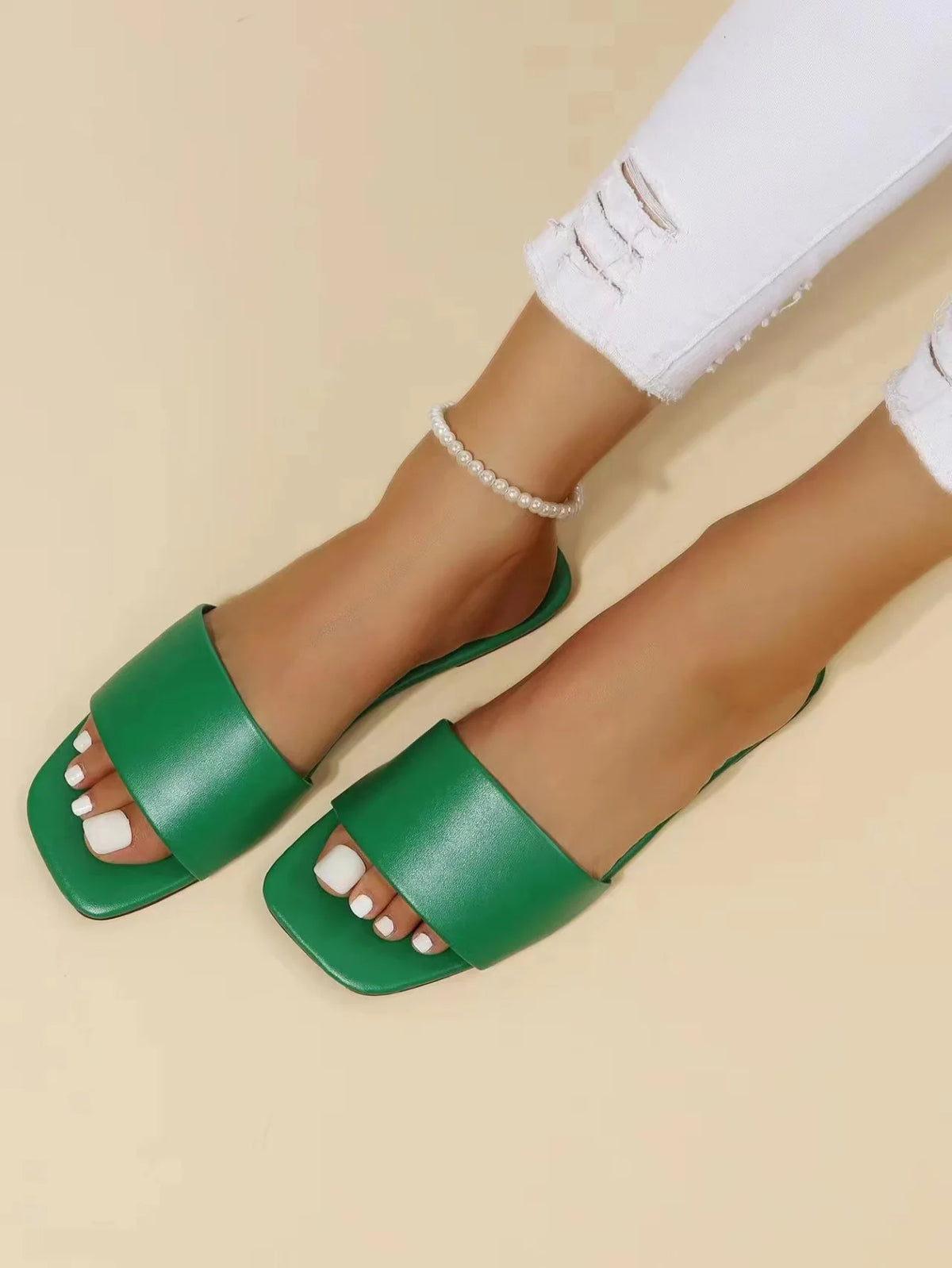 Women Fashion Sandals 2026 New Summer Flat Shoes Square Toe Slip-on Girls Indoor Street Slippers Plus Size Beach Slides