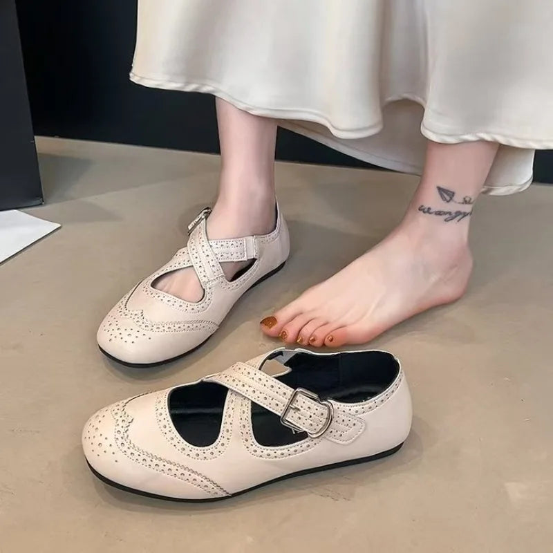 Women's Summer Carved Hollow-out Baotou round Toe Cross Slip Non-Slip Flat Retro Luxury Design2026
