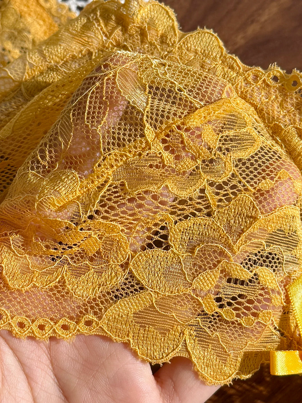 Yellow Lace Floral Ladies' Ultra-Thin Bra Set 2-Piece Combo with Bra And Underwear for Comfortable Undergarment Wear