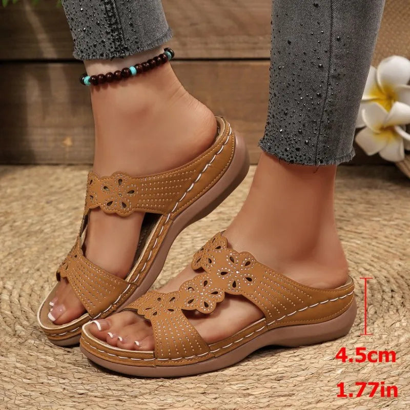 New Women Slippers Embroider Flowers Leather Women's Sandals Outdoor Light Casual Wedges Slippers Slip on Summer Shoes for Woman