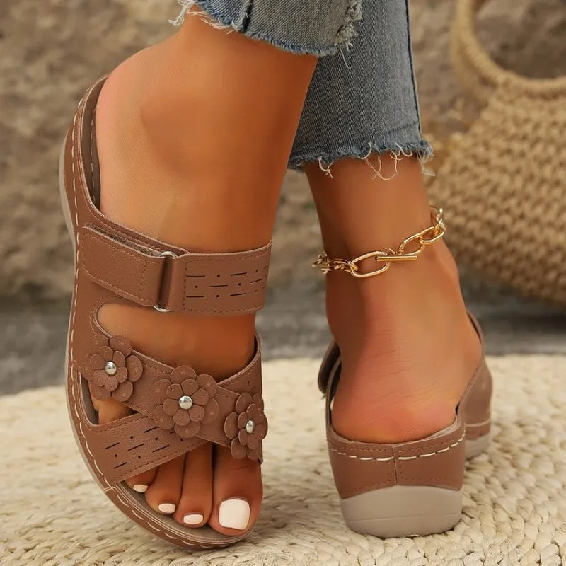 Women Slippers 2026 New Casual Slippers Fashion Flower Hollow Out Slippers for Women Wedge Platform Slipper Non-slip