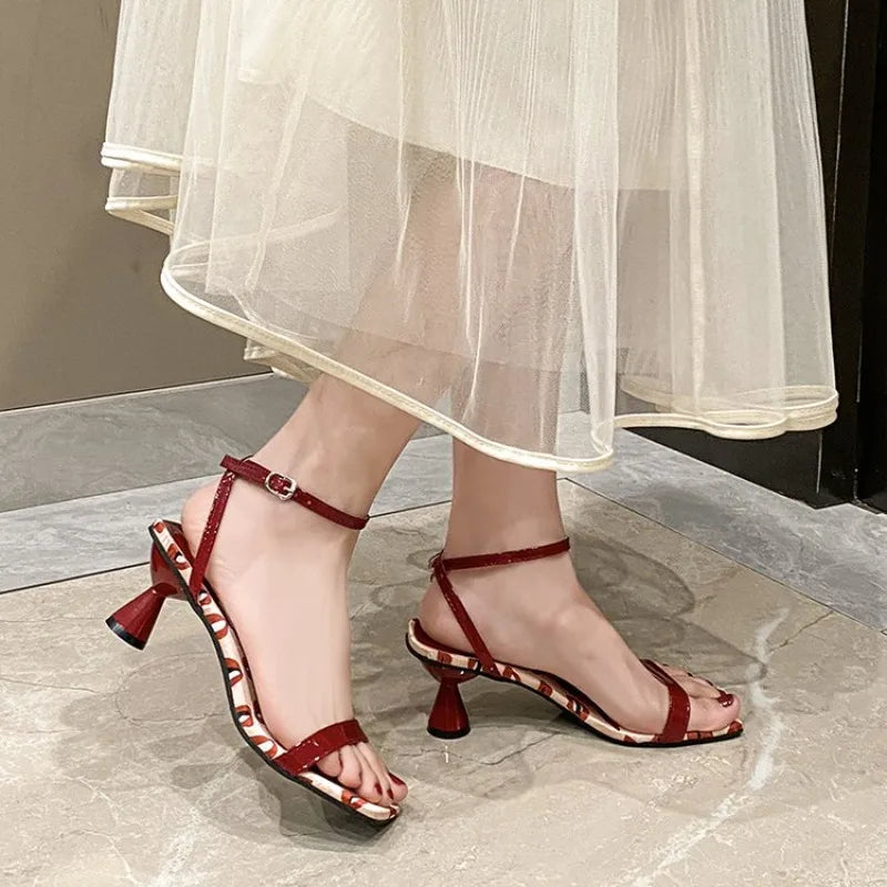 One Word Belt Buckle Patchwork Pumps Shallow Peep Toe Chunky Heel Hollow Pumps Fashion Casual 2026 New Arrivals Summer Sandals