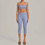 Women's Seamless Yoga Set Sports Fitness Gym Slim-fit Beautiful Back Halter Bra Suits Training Running Hip Lift Capri Pants Sets
