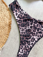 Sexy women's triangle leopard print bikini 2-piece set metal V decoration summer beach split swimsuit