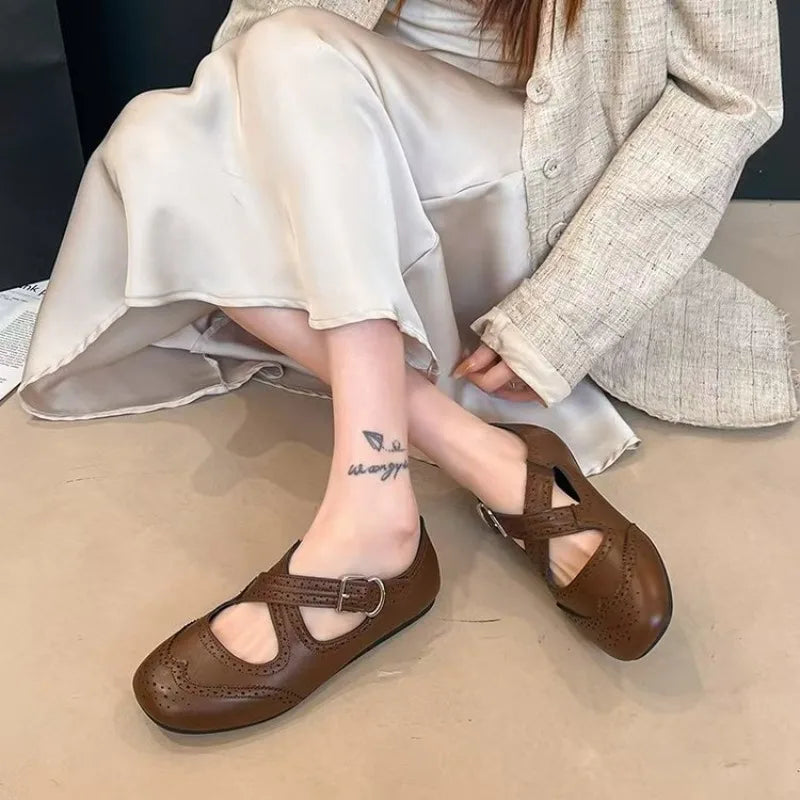 Women's Summer Carved Hollow-out Baotou round Toe Cross Slip Non-Slip Flat Retro Luxury Design2026