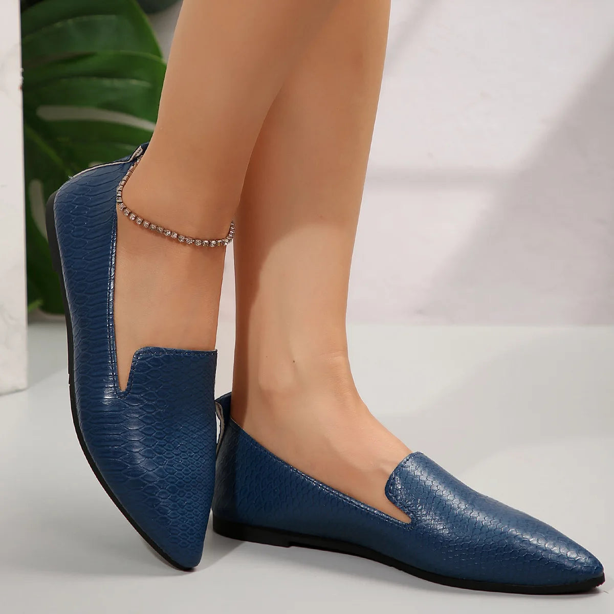 Summer Large Size 43 Women Shoes 2025 Simple Lightweight Flat Shoes Women Pointed Non Slip Soft Sole Casual Shoes Women Loafers