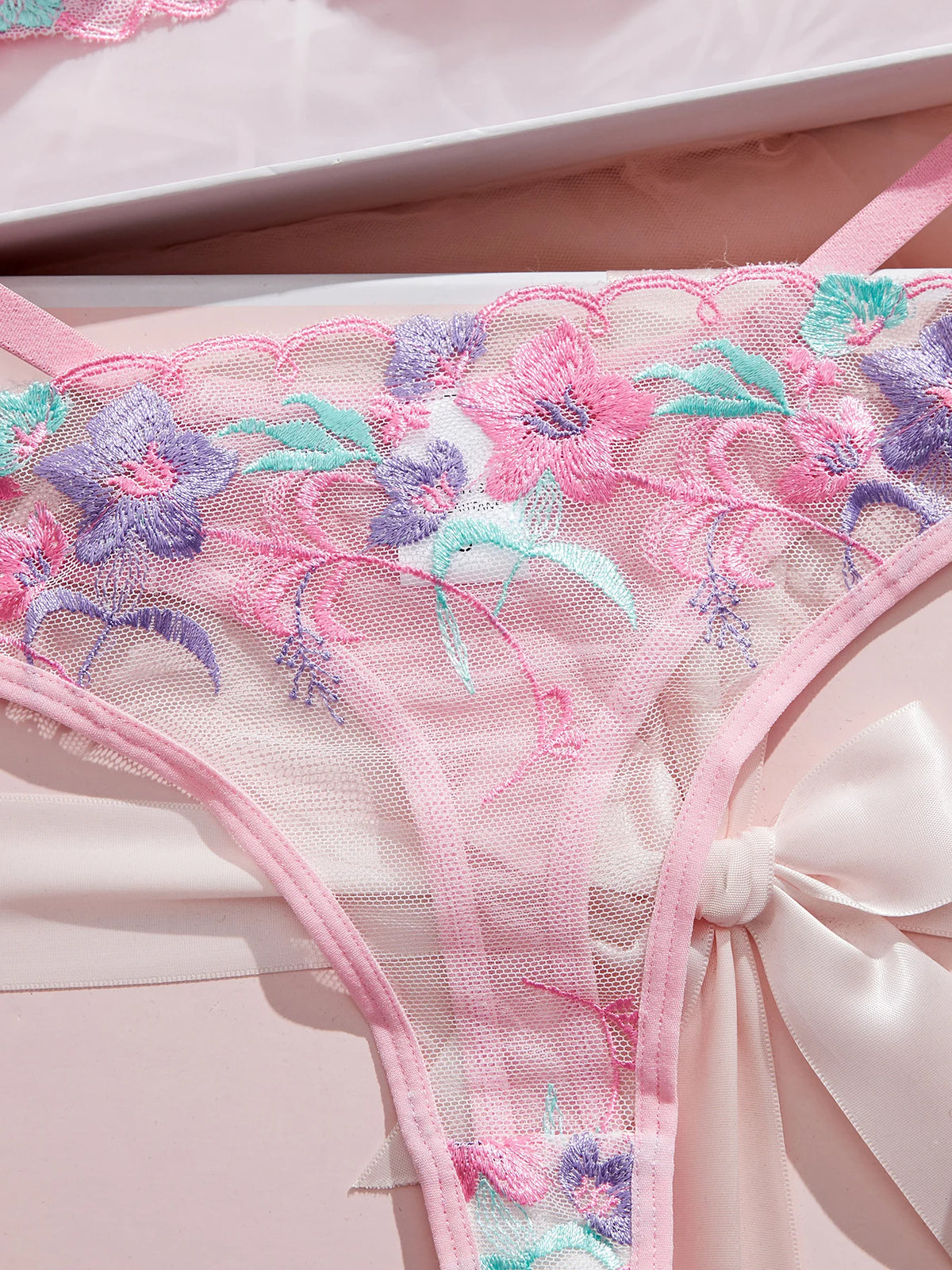 MOYISU Luxury French Pure Desire White Lace Thin Sexy Gauze Underwear Set Embroidery Girl Push-up Bra Big Size Big Breasts Small