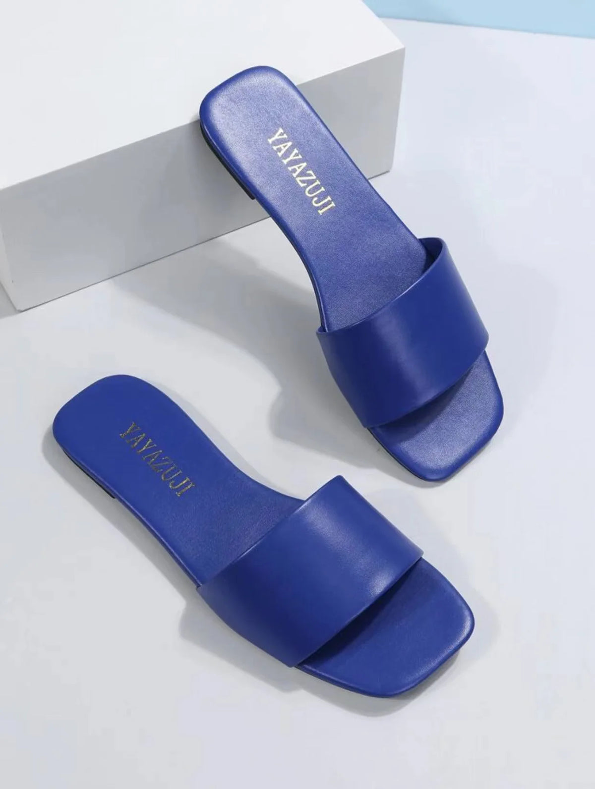 Women Fashion Sandals 2026 New Summer Flat Shoes Square Toe Slip-on Girls Indoor Street Slippers Plus Size Beach Slides