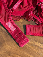 Luxurious Red Lace Underwear Set for Women French Romantic Embroidery Bra And Panties Two-Piece Set for Ultimate Comfort