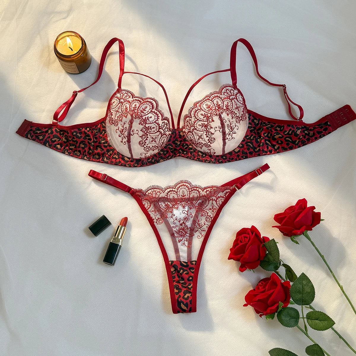 A Black Sexy Lingerie Set, Combining Leopard Print and Floral Patterns, Combining Allure and Sensuality ZA825120
