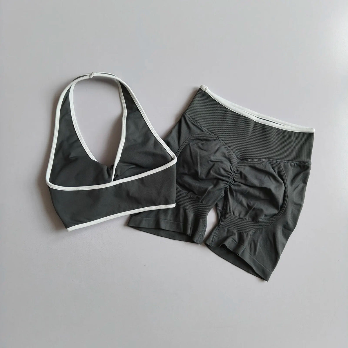 2pcs Women's Seamless Push-up Sports Vest Bra Set with High Elastic Hip Lifting Shorts for Running Aerobics Yoga