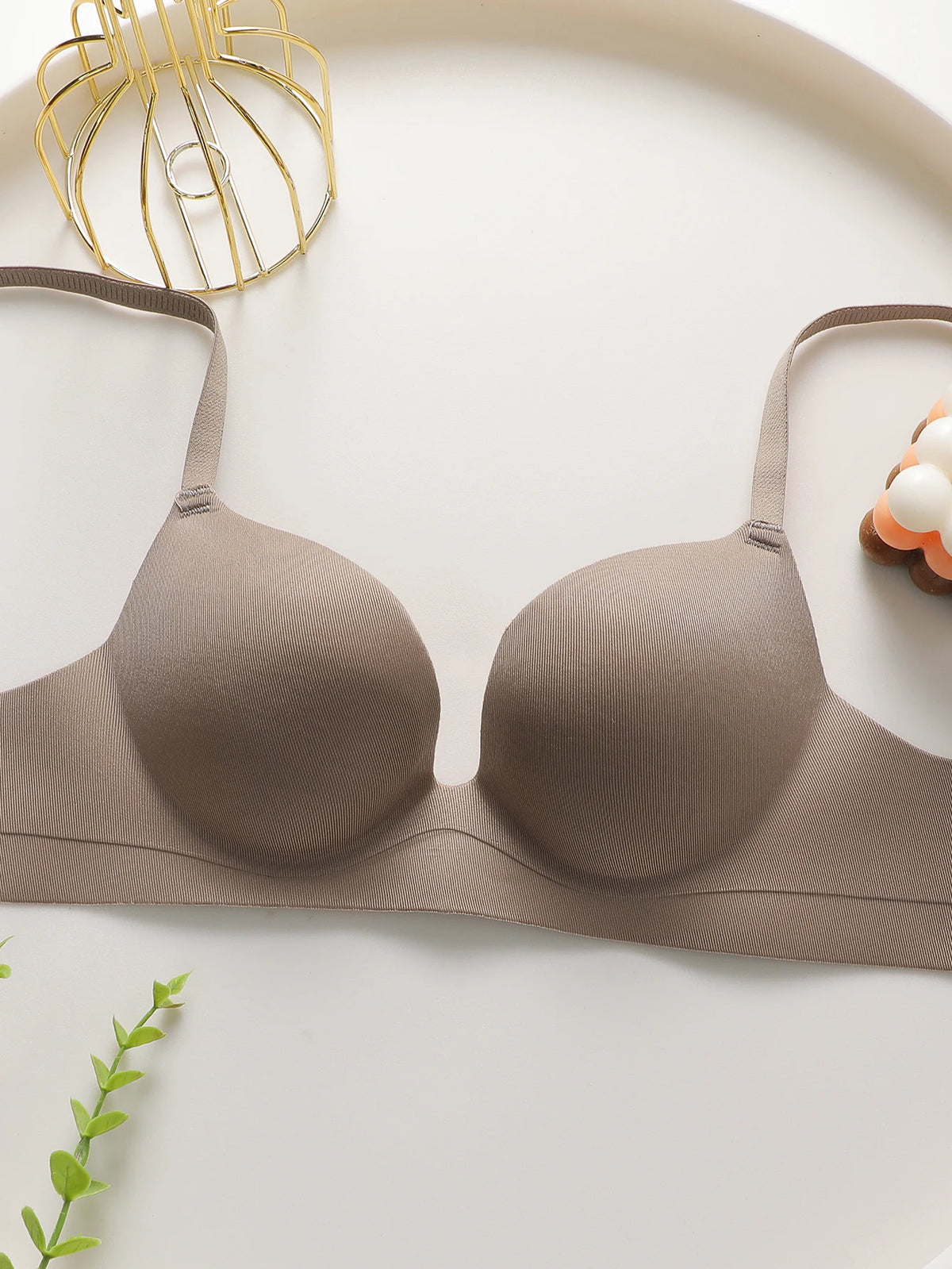 Women One Piece Seamless Push Up Bra Wireless Thin Adjustable Strap Smooth Underwear Gathering No Trace Daily Bra J182