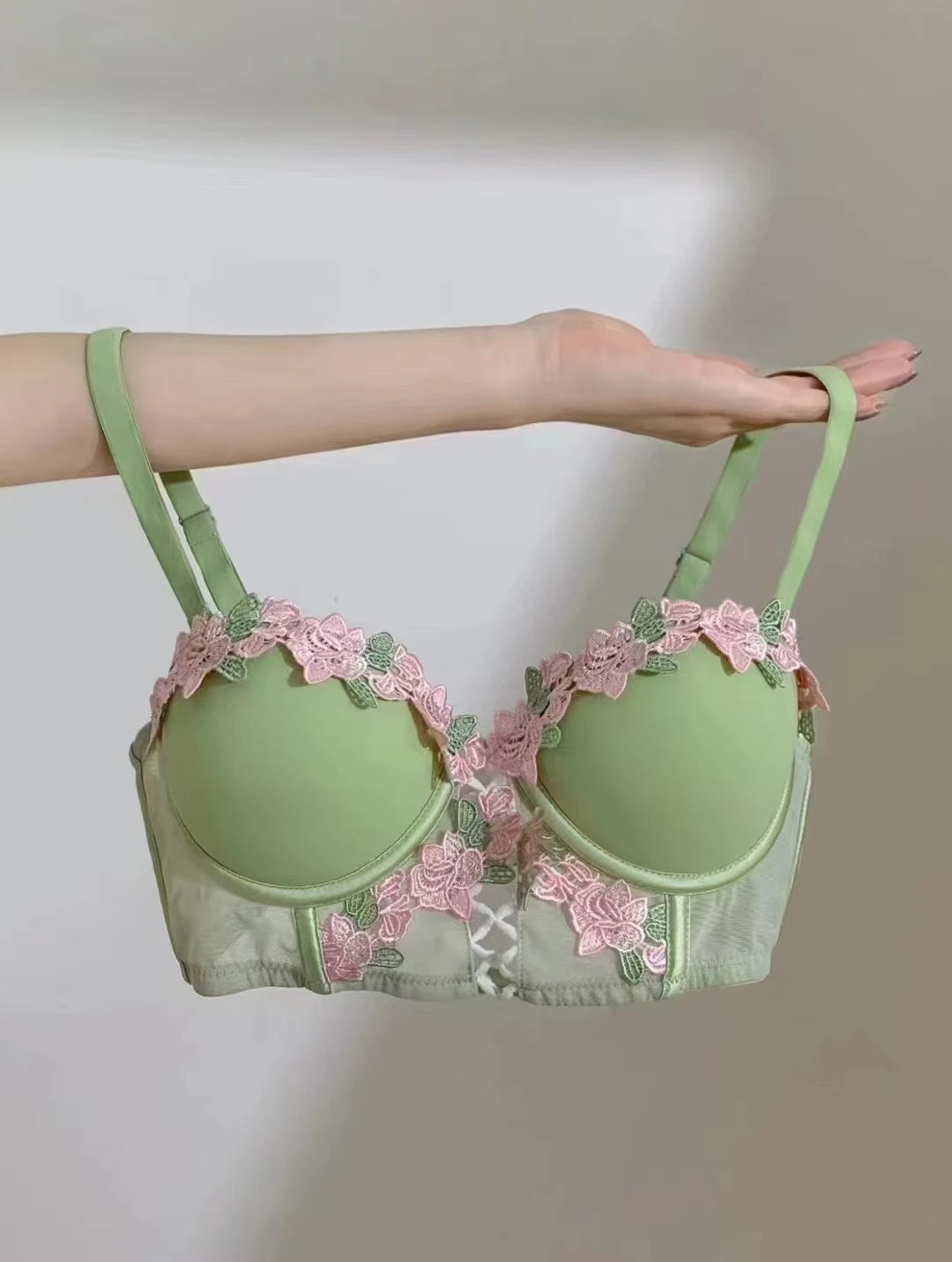 MOYISU London Anime Bralette - Delicate Wireless Bra for Set Teens, Japanese Summer Underwear Small Bust Close-Fit Subtle Allure