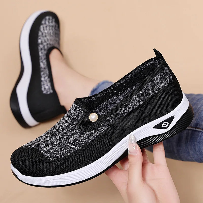 Shoes for women Spring Autumn hot casual shoes with soft soles lightweight single shoe for women breathable mother shoes