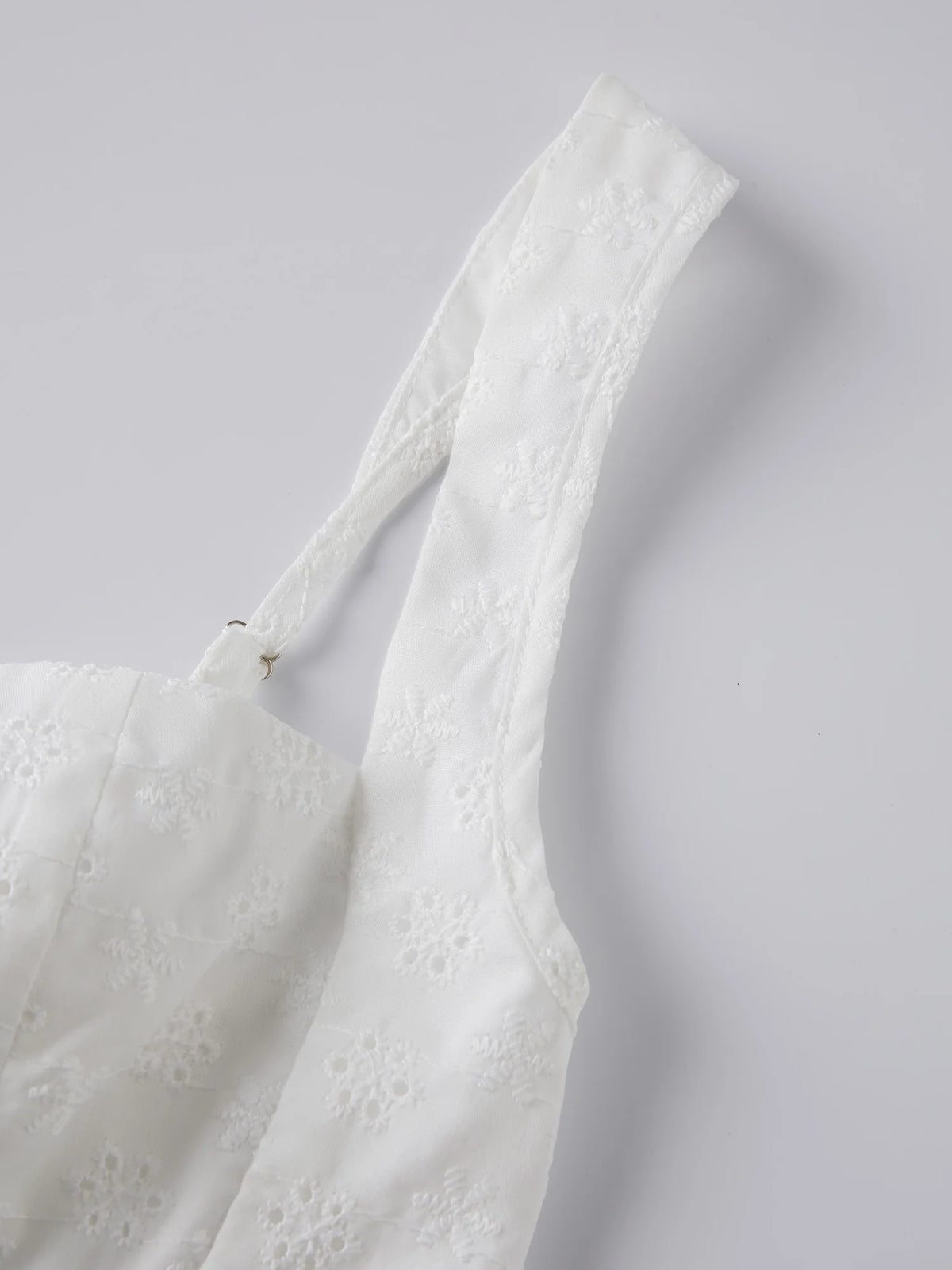 2026 Summer Women's Floral Eyelet White Cami Dress Sleeveless Square Neck A-line Dress Beach Bohemian Retro Sundress