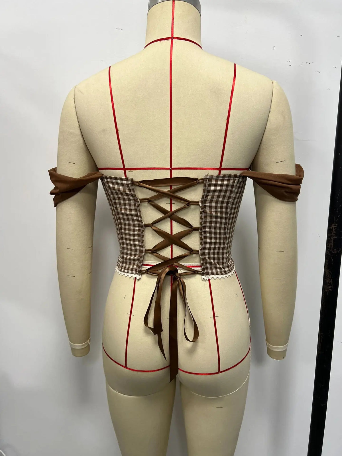 Retro French Jacquard Red Plaid Camisole 2026 Women Sexy Lace Trim Spliced Off Shoulder Chest Wrapped Fishbone Chest Party Tops