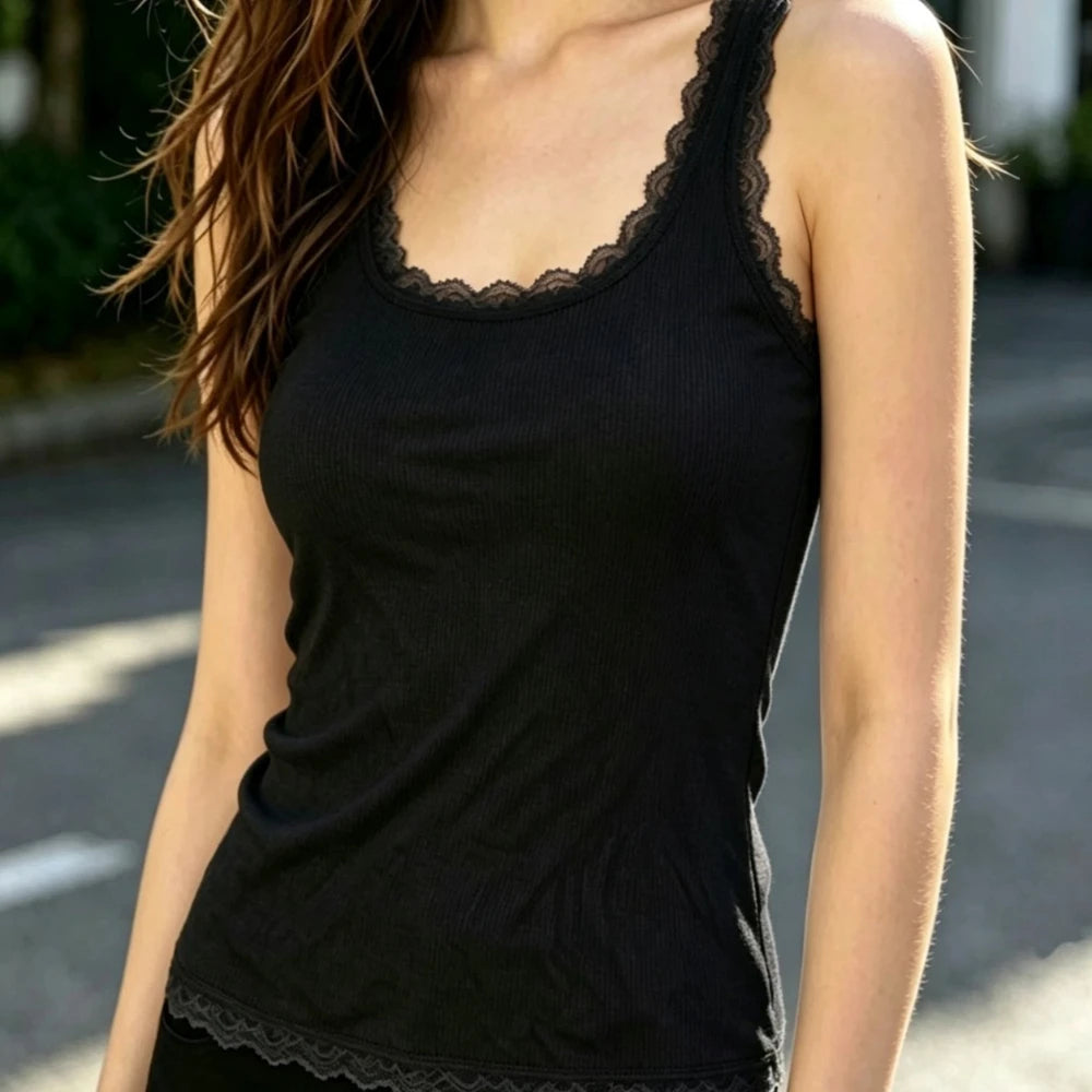 Women's Lace Camisole, Slim Fit Sleeveless Crew Neck Design, Suitable for Summer Wear