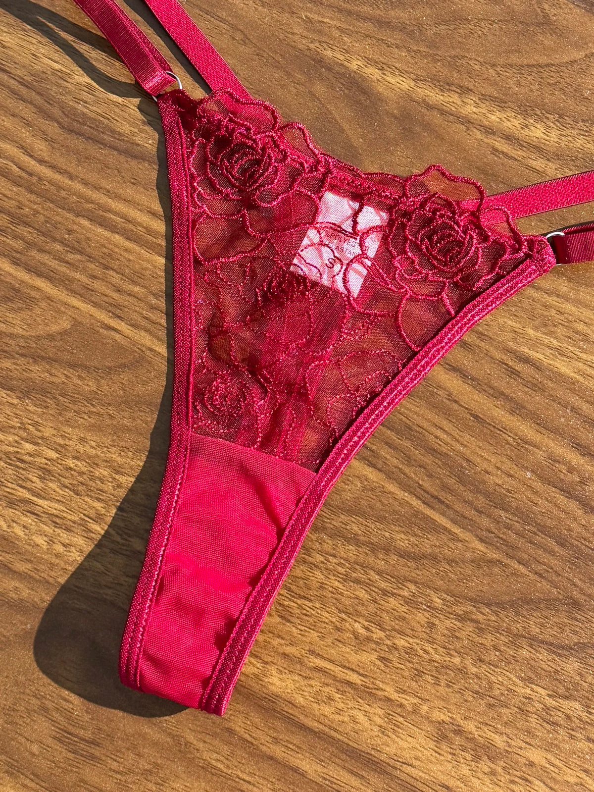 Luxurious Red Lace Underwear Set for Women French Romantic Embroidery Bra And Panties Two-Piece Set for Ultimate Comfort