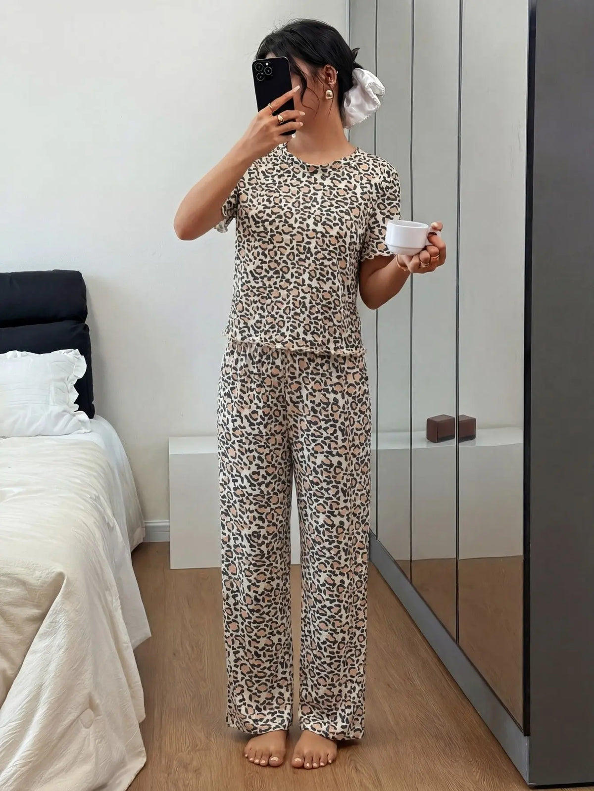 New Fashion Leopard Printed Short-Sleeved Pajamas Set Women's Sleepwear Casual Loose Tops and Trousers Set Loungewear