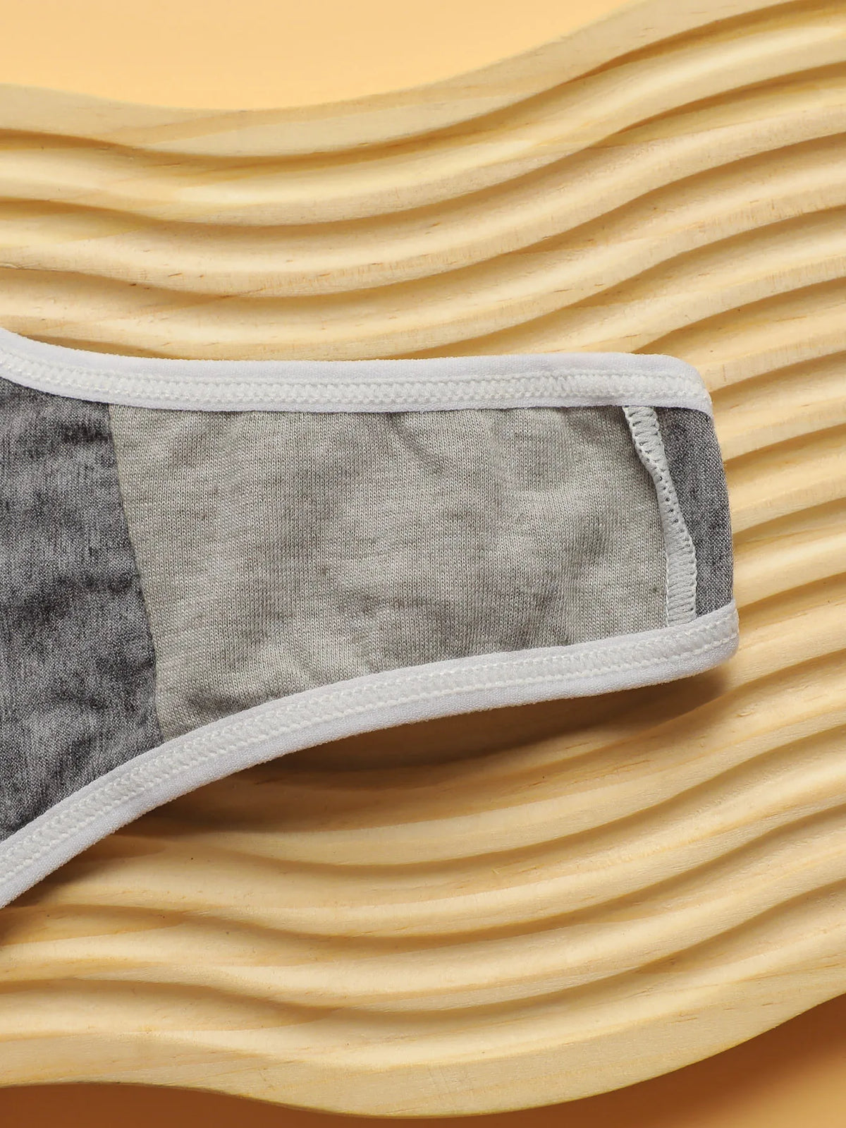 3-piece set of multi-color solid color letter with thong seamless interior antibacterial easy to wash and dry underwear C812