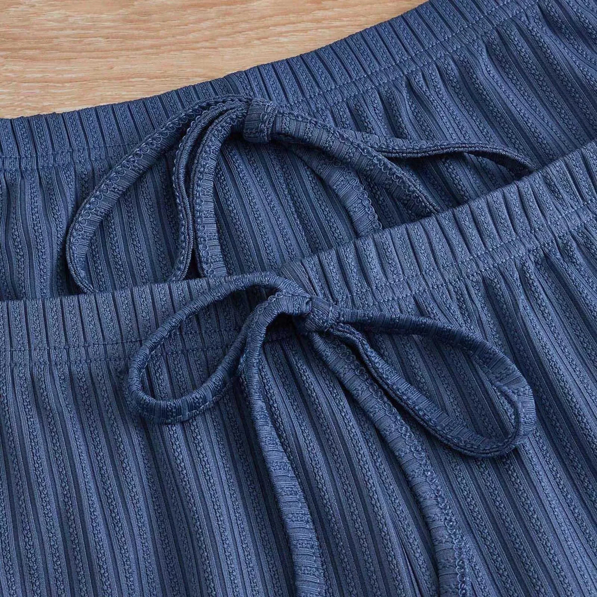 Comfortable 3-Piece Women's Pajamas Set with Lace Splicing