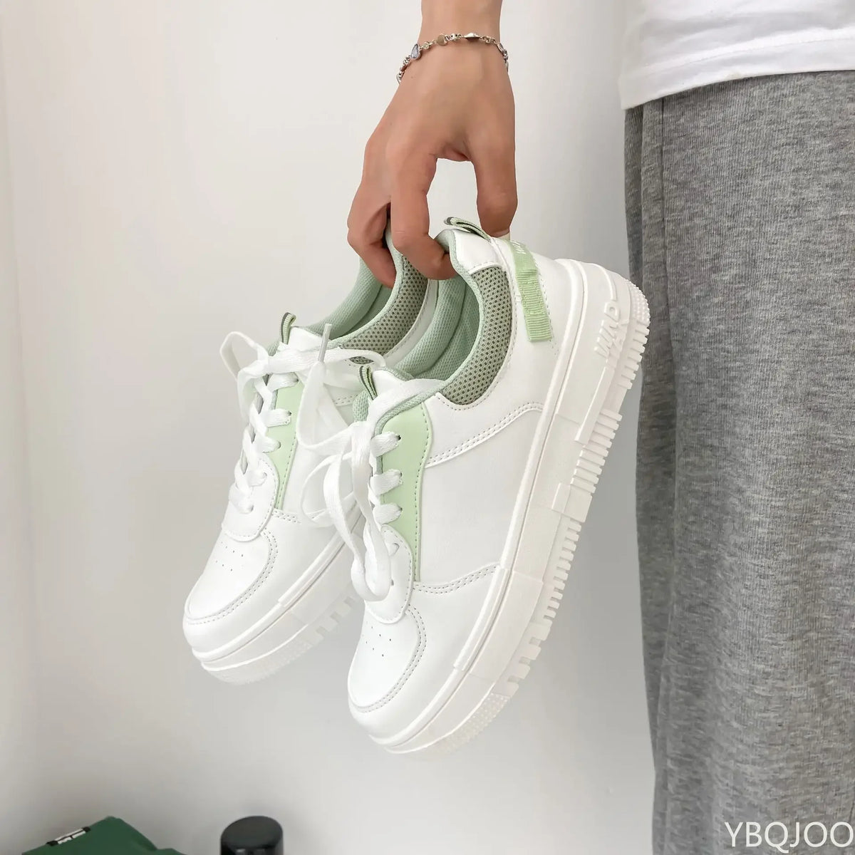 2022 Fashion Spring New Designer Hot Sale White Shoes Female Platform Sneakers Women Tenis Feminino Casual Female Shoes Woman