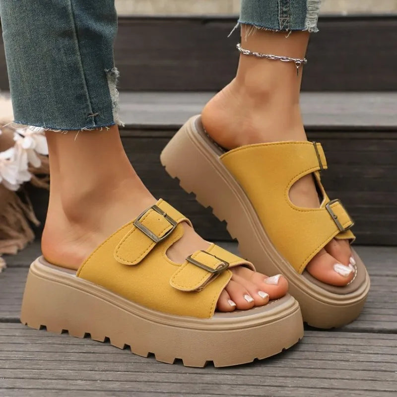 2026 New Soft-soled Fashionable Beach ShoesThick-soled Cool Slippers for Women's Summer Outdoor Wear