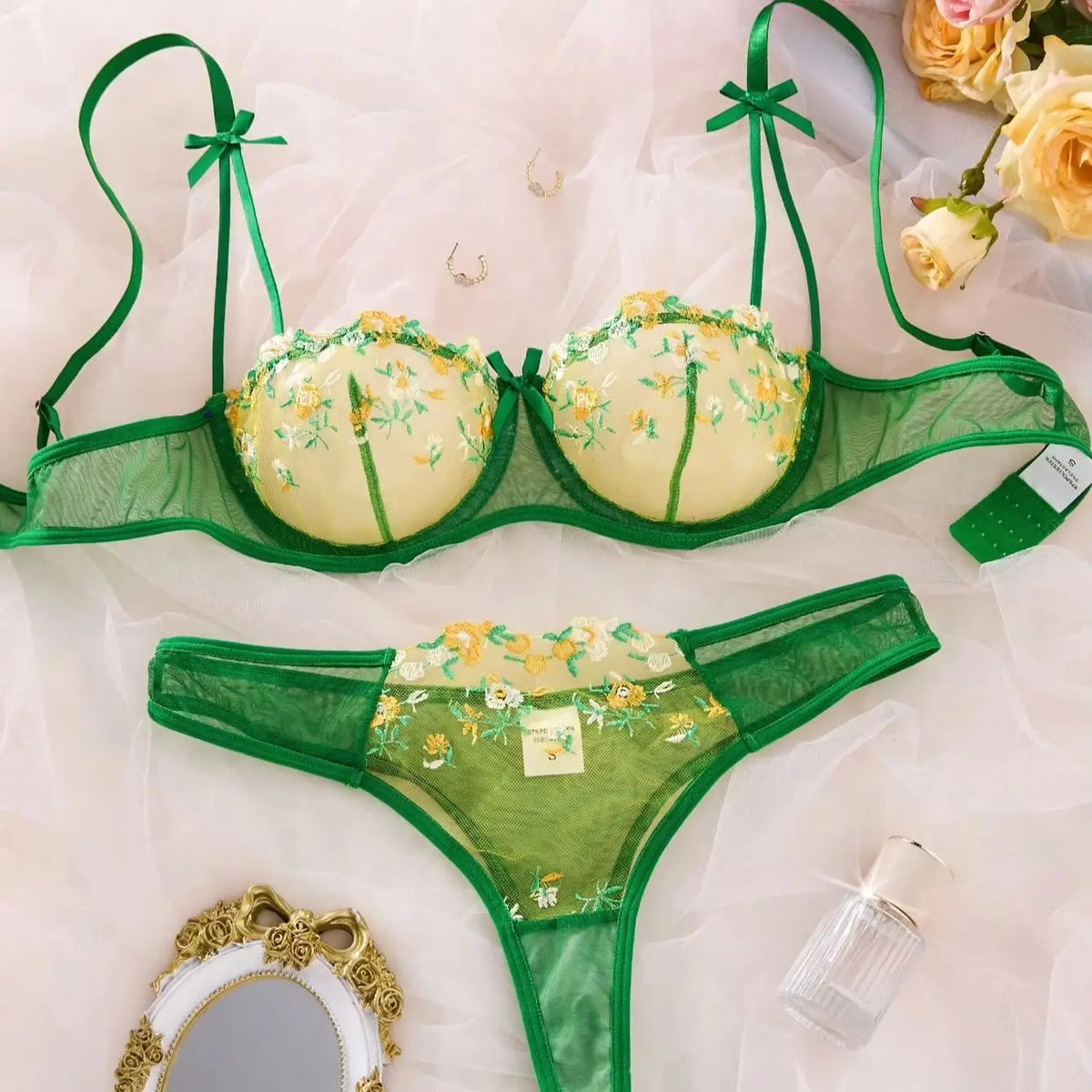 French-style floral embroidery lace lingerie set,sexy and pure desire sheer bra support,Valentine's Day party