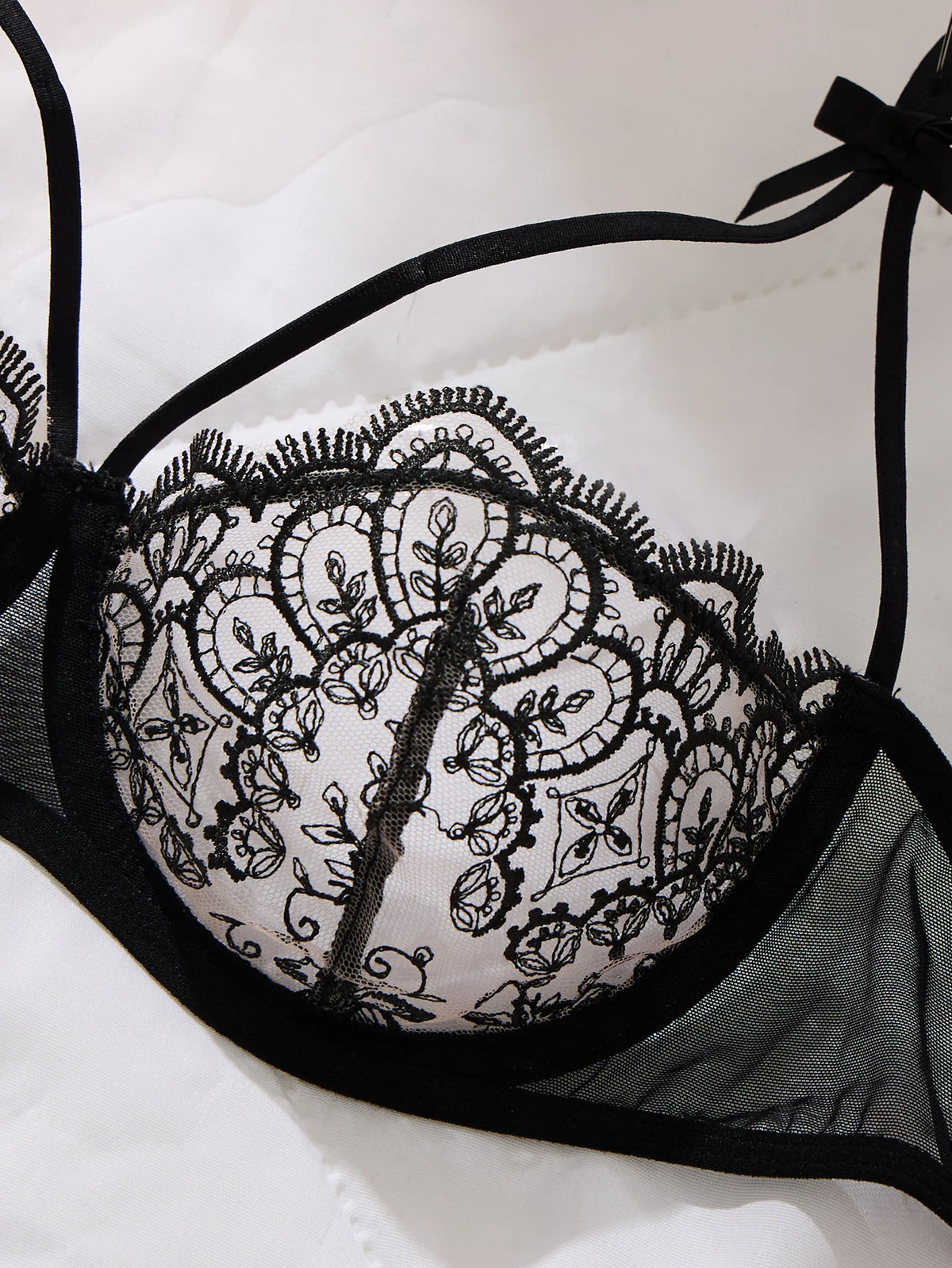 Ladies' sexy bowlace lace lingerie set - ultra-thin see-through bra, thong, garter belt set ZA825205