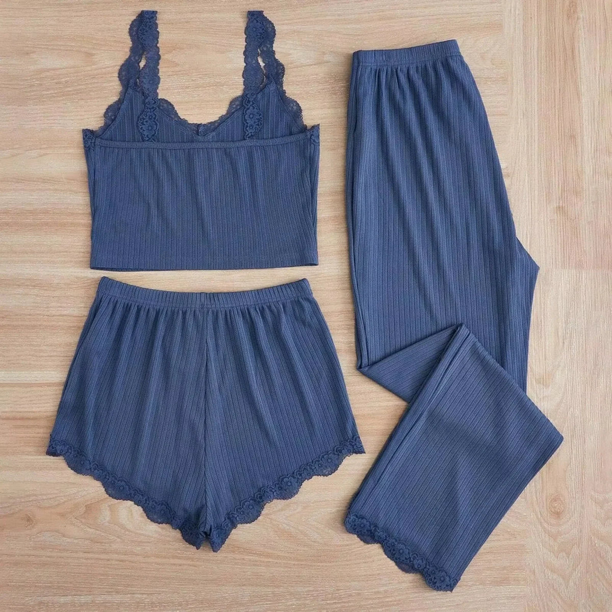Comfortable 3-Piece Women's Pajamas Set with Lace Splicing
