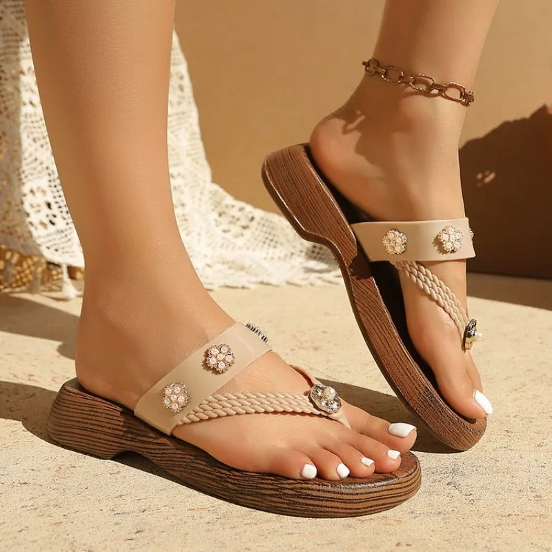 Fashion Rhinestone Clip Toe Slippers Women 2026 Buckle Decor Platform Sandals Woman Summer Thick Bottom Beach Flip Flops Female