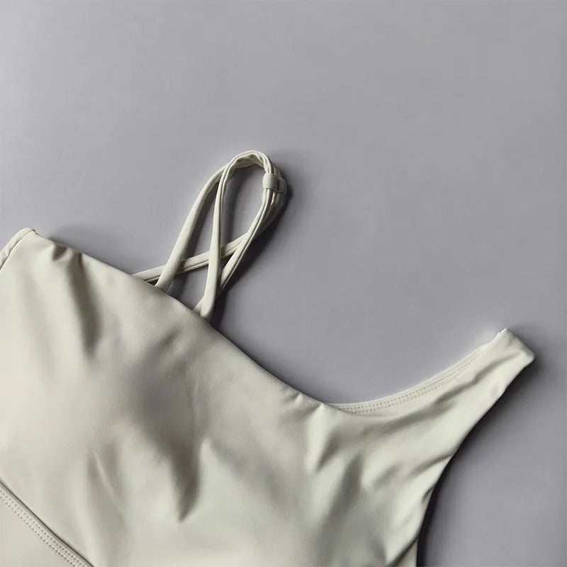 Women's Irregular Shoulder Strap Yoga Sports Bra Shockproof One-Piece Cup Running Vest for Training Fitness And Yoga