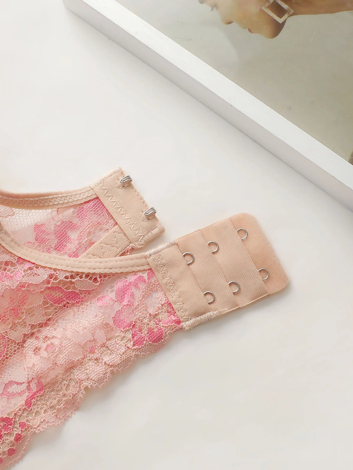 Women's Pink Lace Bra and Panty SetSoft Floral Lace Everyday Comfort Perfect for Casual Wear sexy Lingerie set B2631