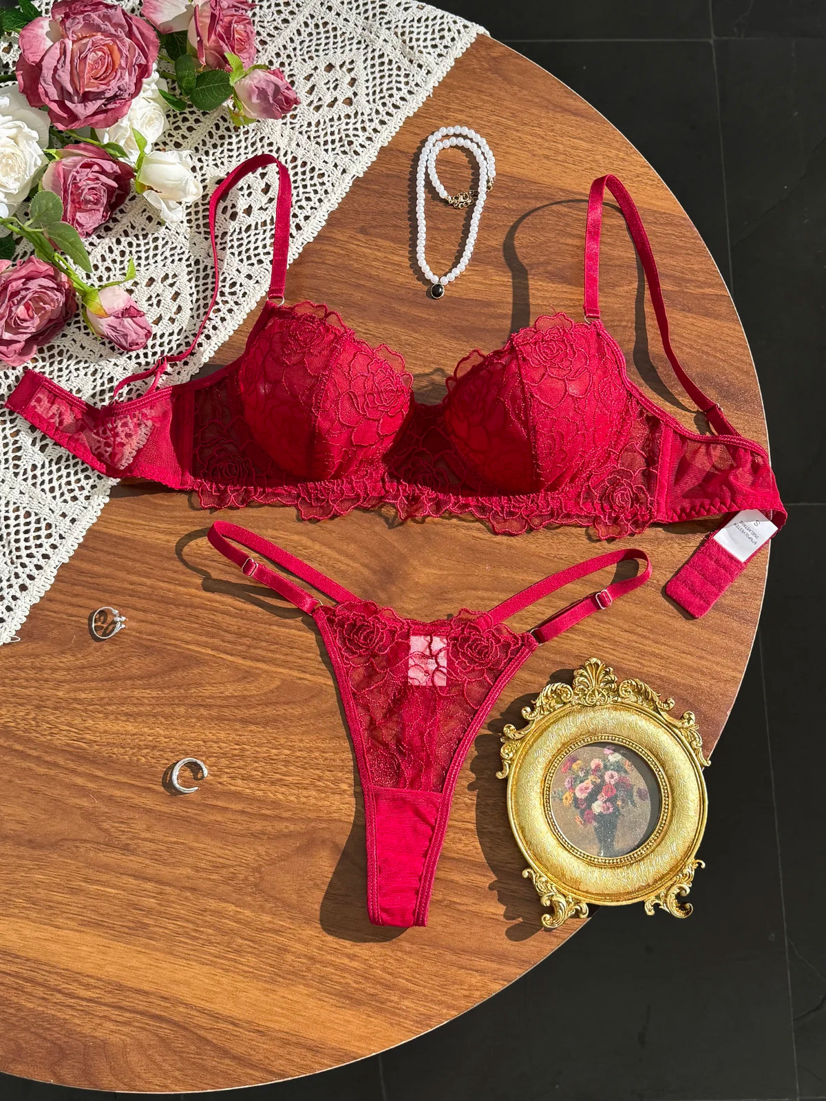 Luxurious Red Lace Underwear Set for Women French Romantic Embroidery Bra And Panties Two-Piece Set for Ultimate Comfort