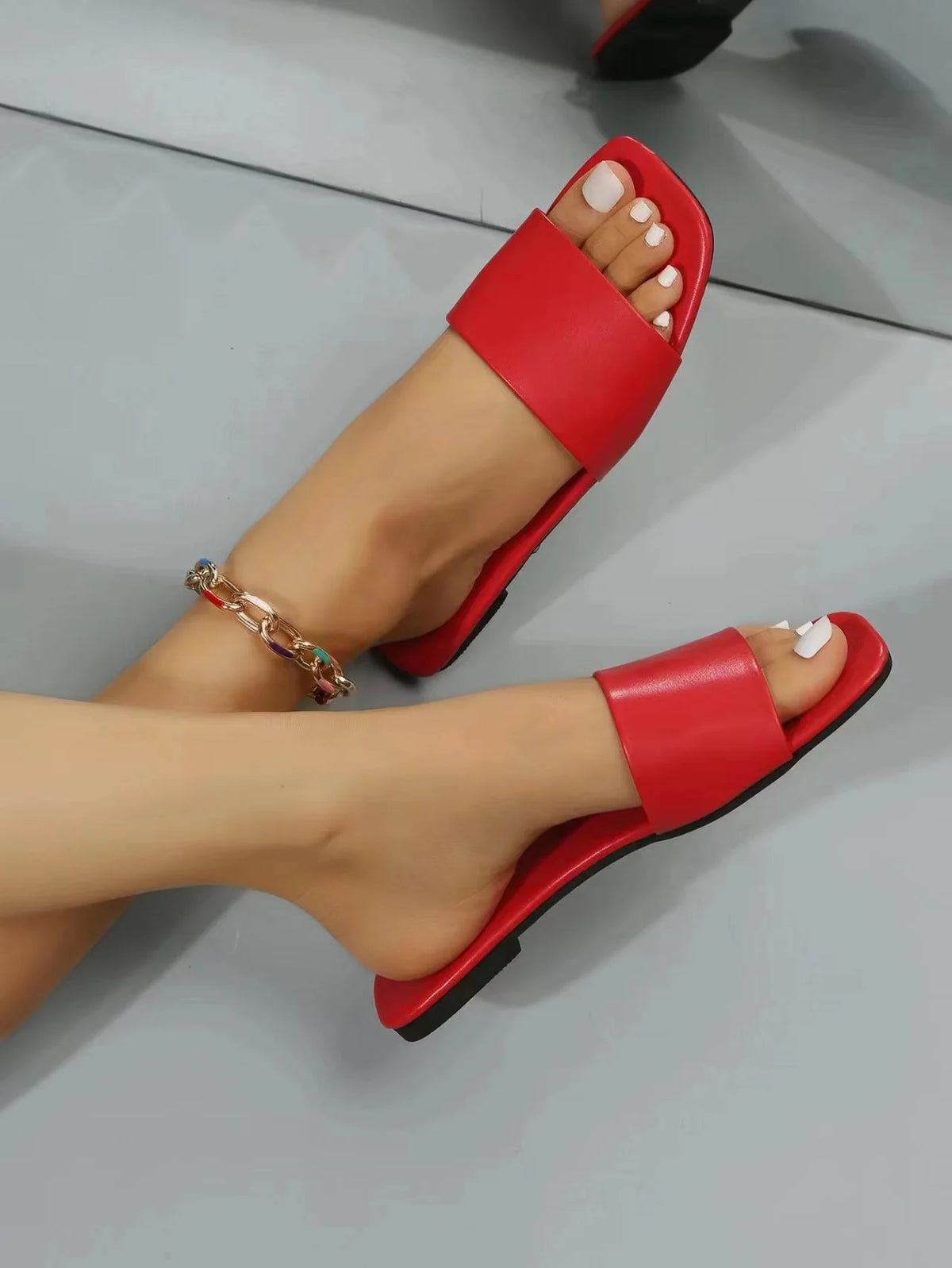 Women Fashion Sandals 2026 New Summer Flat Shoes Square Toe Slip-on Girls Indoor Street Slippers Plus Size Beach Slides