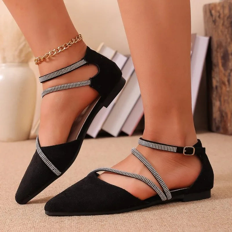 New black minimalist style sandals for summer 2026 pointed and comfortable casual women's sandals