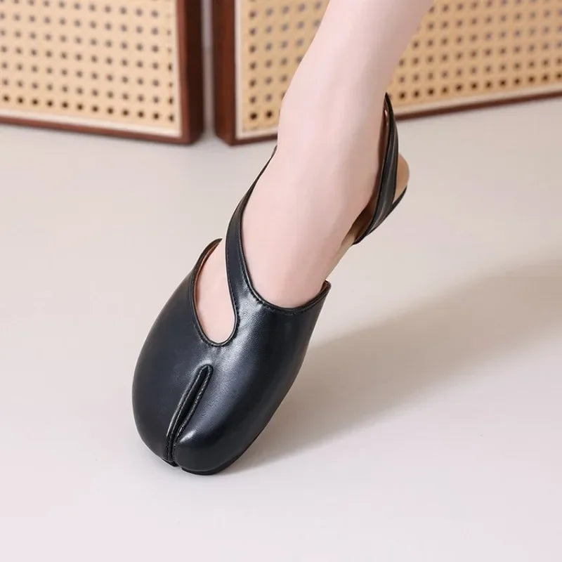 2026 Women's Back Trip Strap Casual Single Shoes Split Toe Trotter Baotou Sandals