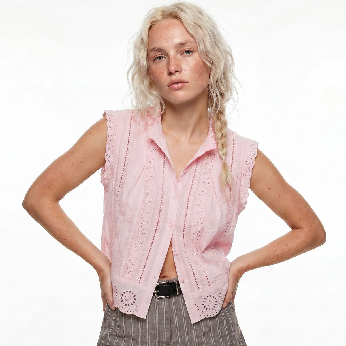 Summer Women’s Button Down Eyelet Tops Solid Color Sleeveless Round Neck Lace Trim Shirts Daily Casual Blouse Summer