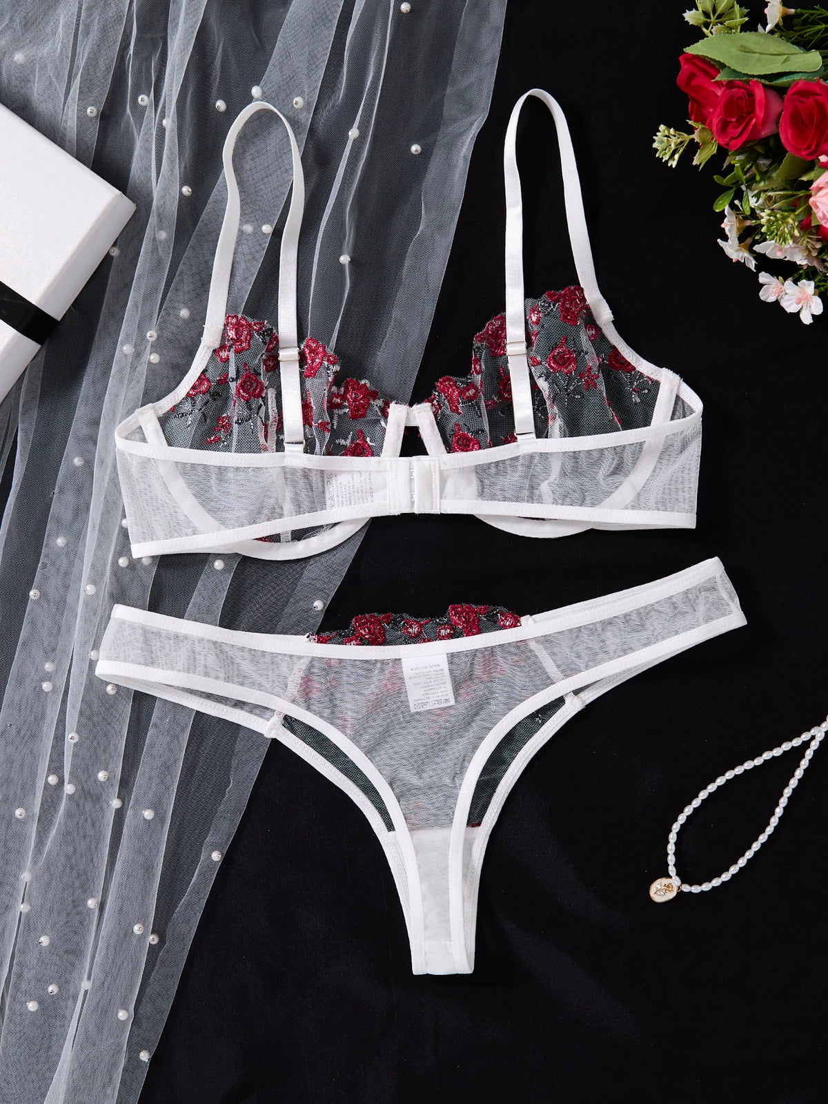 Women's White Red Rose Embroidered Underwear Set - French Romantic Date Intimate Women's Underwear ZA824026