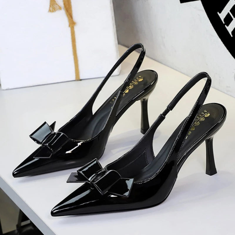 Luxury Designer Burgundy Suede Ankle Strap Pumps Sexy Pointed Toe Ankle Buckle Elegant Heels Fashion Wedding Party Shoes Shoes