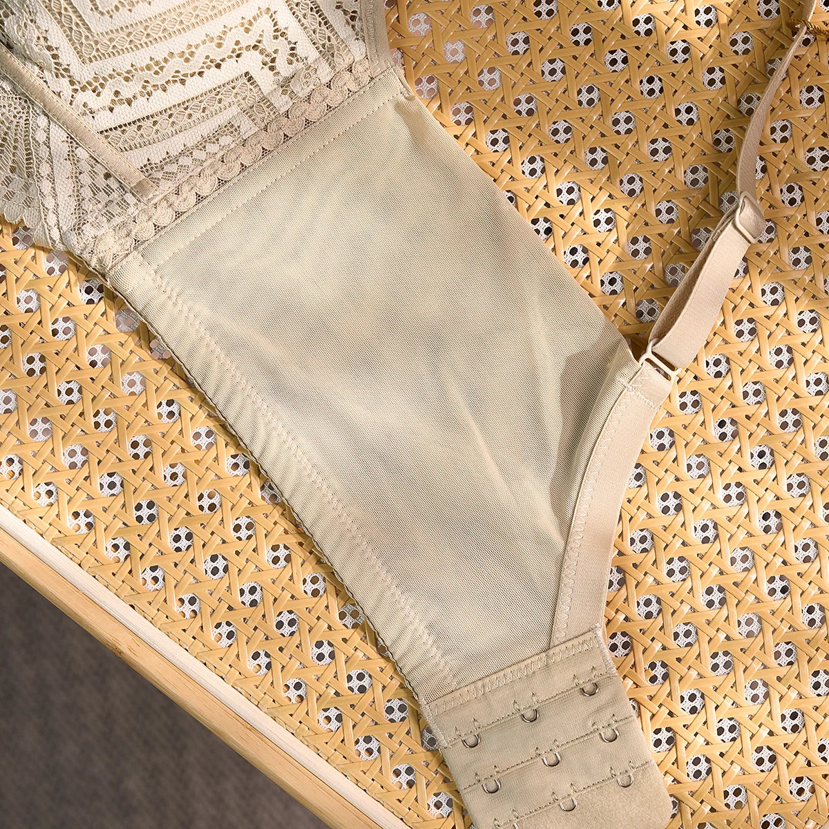 Push Up Bra Sexy Underwear Autumn Winter Thick Mold Cup Women's Lace Bra Underwire Bralette Lace Bras Lingerie Intimates CW9485