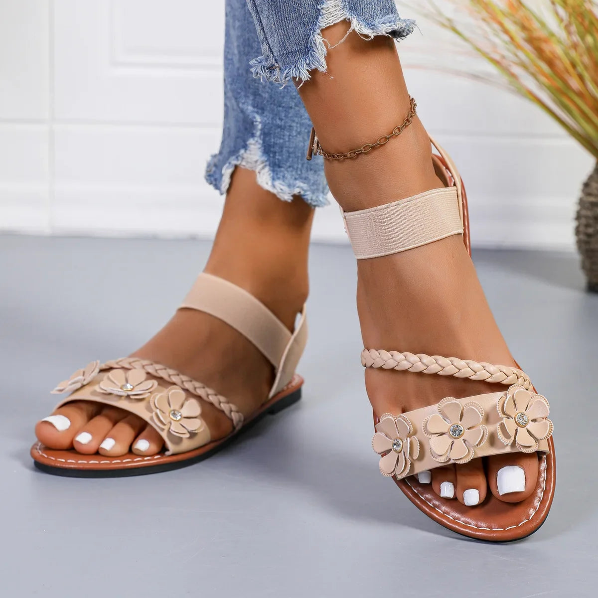 Women's SandalsNew Summer Casual Open-toed Women's Flats Fashion Floral Design Casual Comfortable Women's Sandals