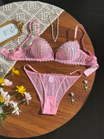 French Style Sexy Embroidered Transparent Underwear Set V-Neck Design Anti-Sagging Breathable Bra And Panties Ensemble