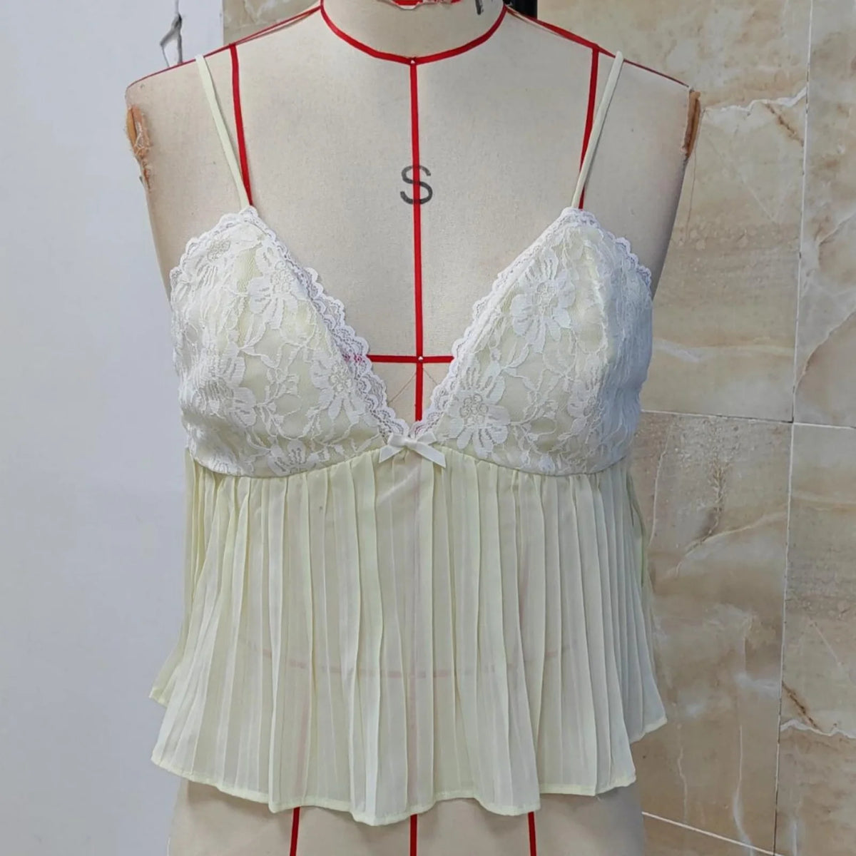 Summer Black Lace Camisole for Women Sleeveless Spaghetti Strap Polka Dot Cami Tops for Party Club Night Out Casual Wear
